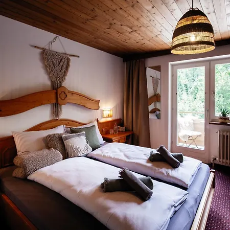 B&B Pinetree
