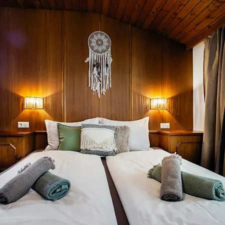 Bed & Breakfast Pinetree 3*