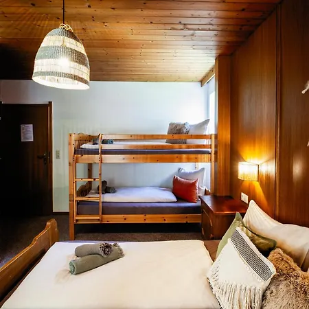 Pinetree Bed & Breakfast 3*