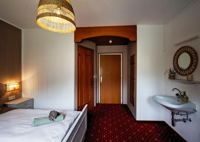 Pinetree Bed & Breakfast 3*