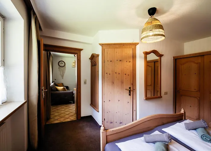 Pinetree Bed & Breakfast 3*