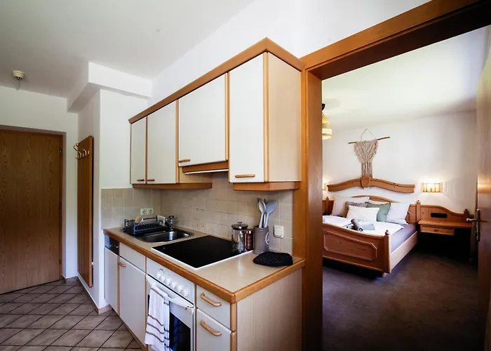 Pinetree Bed & Breakfast 3*